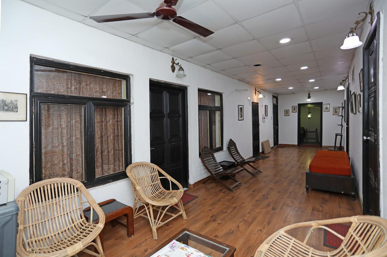 Oyo 1427 Hotel Malhar Haveli 노이다 외부 사진