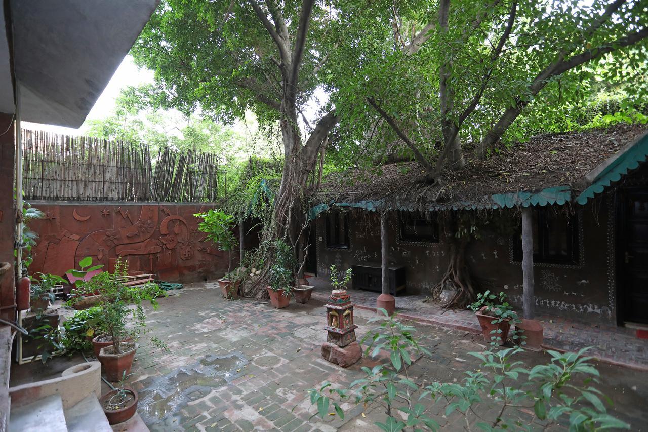 Oyo 1427 Hotel Malhar Haveli 노이다 외부 사진