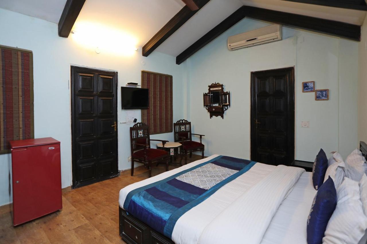 Oyo 1427 Hotel Malhar Haveli 노이다 외부 사진